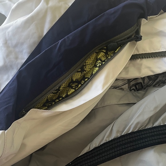 woman ski/Snowboard jacket sz SMALL - Picture 11 of 12